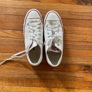 Women’s converse size 8 white